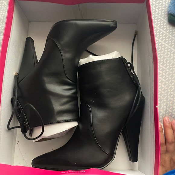 Shoe Dazzle Shoes - High heel pointed toe boots